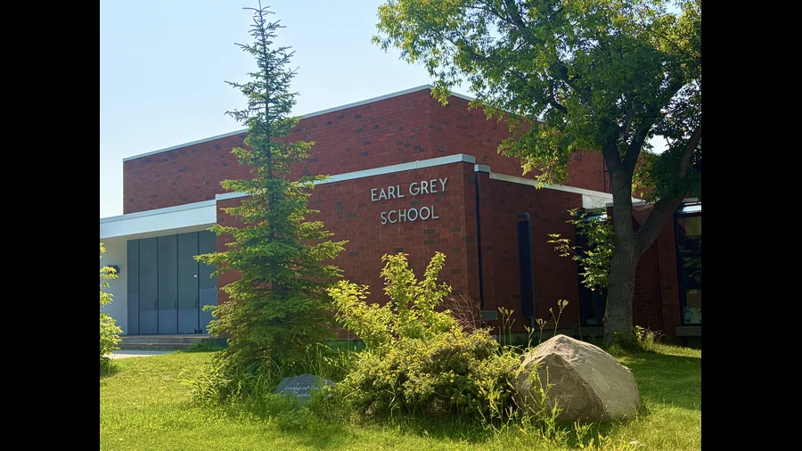 Earl Grey School, Calgary